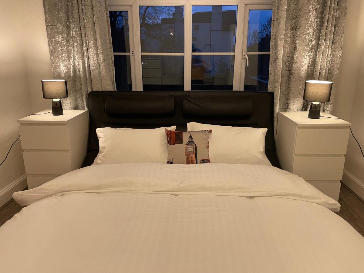 Bright And Spacious 2 Bedroom Apartment Sutton  Luaran gambar